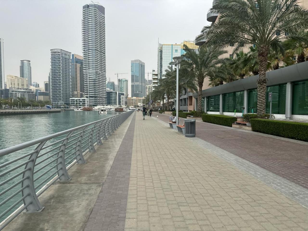 Success Luxury Apartment - 5 Min Away Marina Corniche - Free Housekeeping Provided Everyday-24-7 Staff Available For Services Dubai Eksteriør bilde