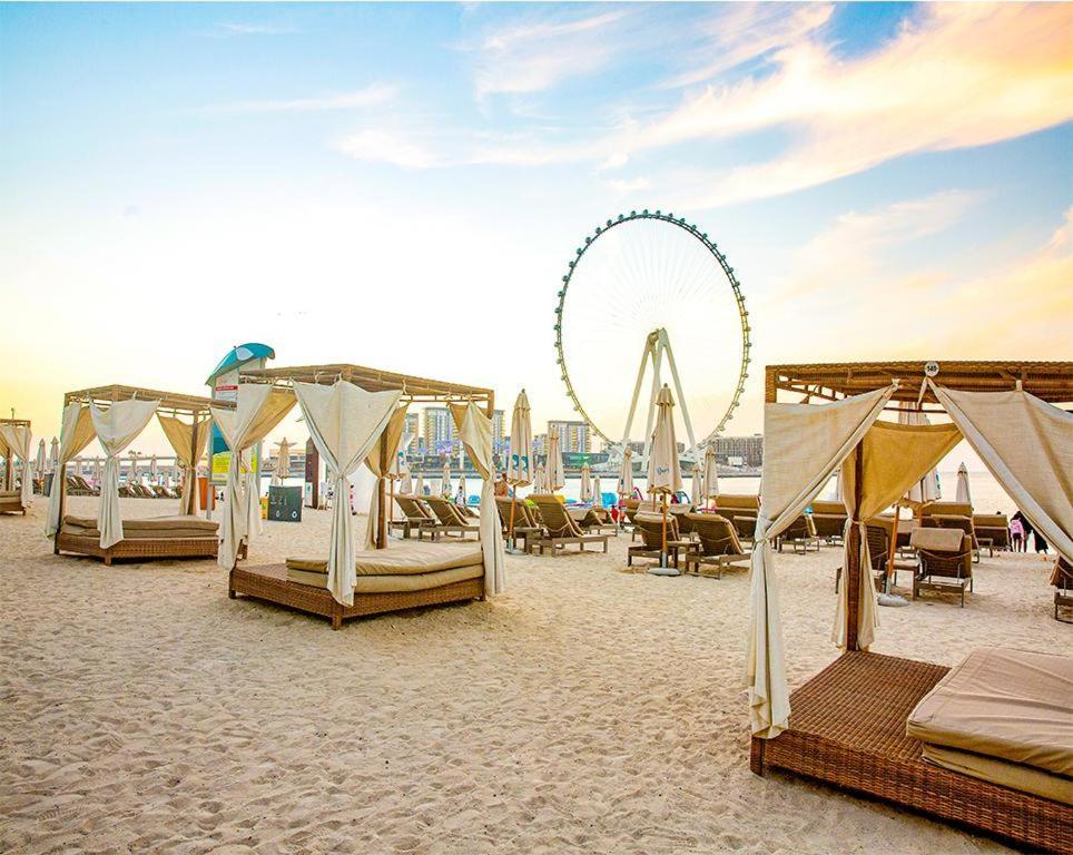 Success Luxury Apartment - 5 Min Away Marina Corniche - Free Housekeeping Provided Everyday-24-7 Staff Available For Services Dubai Eksteriør bilde