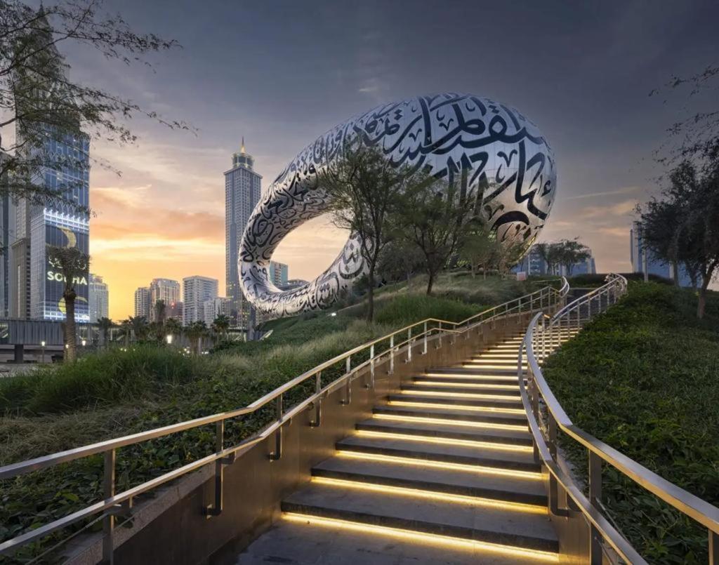 Success Luxury Apartment - 5 Min Away Marina Corniche - Free Housekeeping Provided Everyday-24-7 Staff Available For Services Dubai Eksteriør bilde