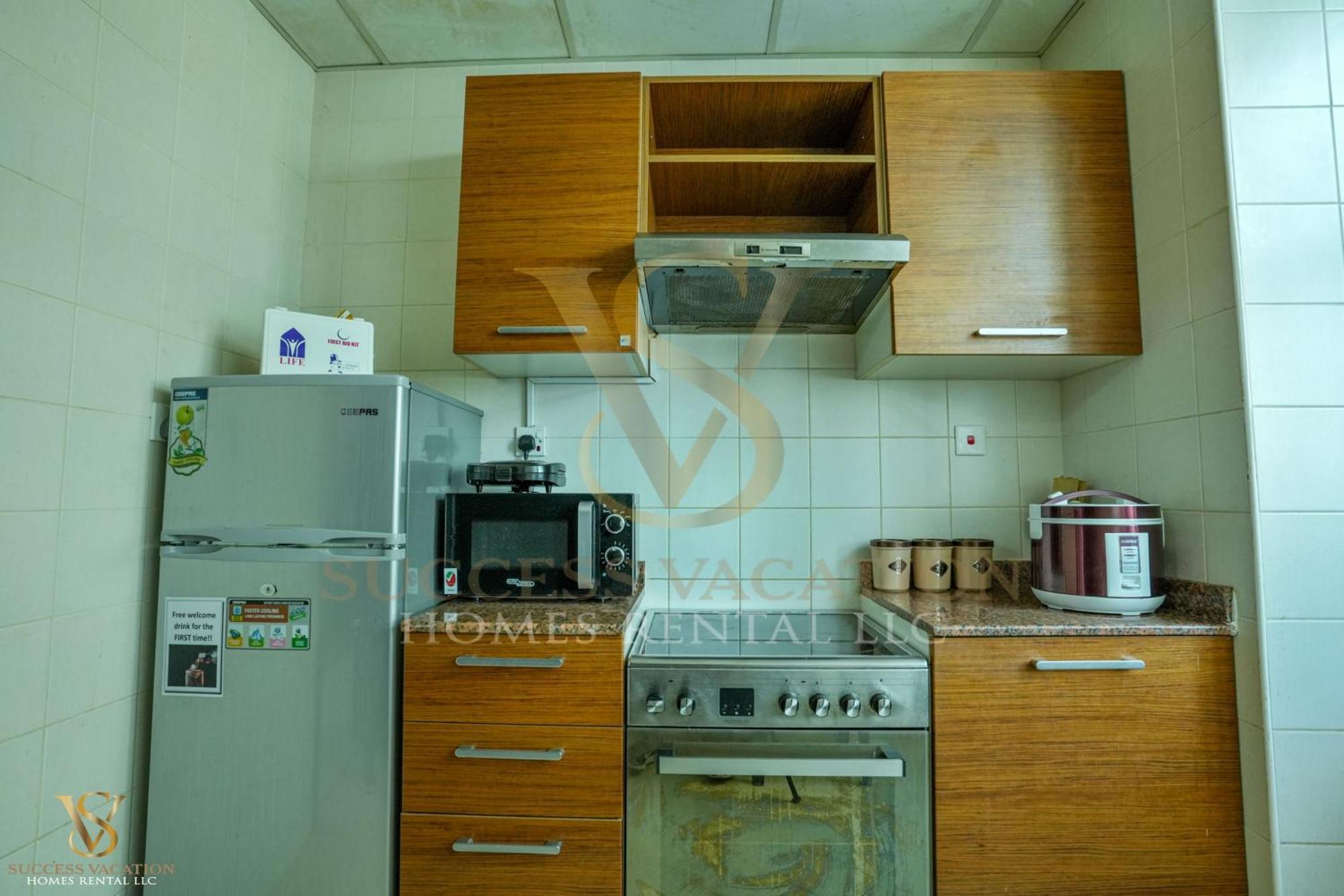 Success Luxury Apartment - 5 Min Away Marina Corniche - Free Housekeeping Provided Everyday-24-7 Staff Available For Services Dubai Eksteriør bilde