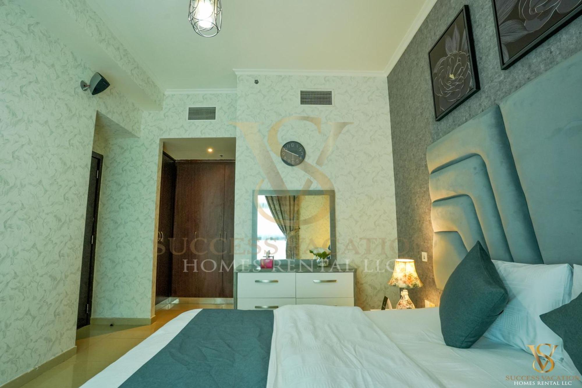 Success Luxury Apartment - 5 Min Away Marina Corniche - Free Housekeeping Provided Everyday-24-7 Staff Available For Services Dubai Eksteriør bilde