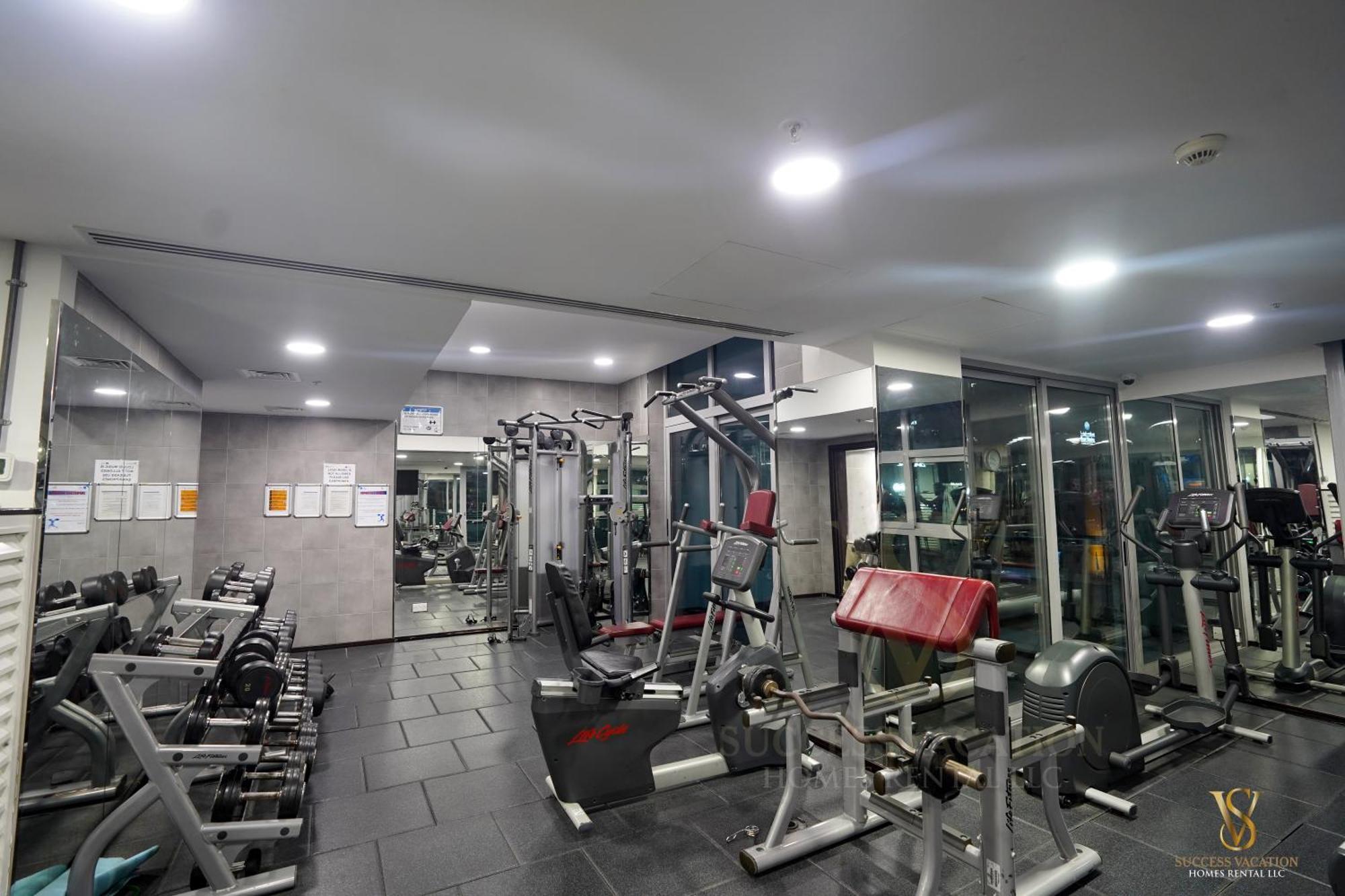 Success Luxury Apartment - 5 Min Away Marina Corniche - Free Housekeeping Provided Everyday-24-7 Staff Available For Services Dubai Eksteriør bilde