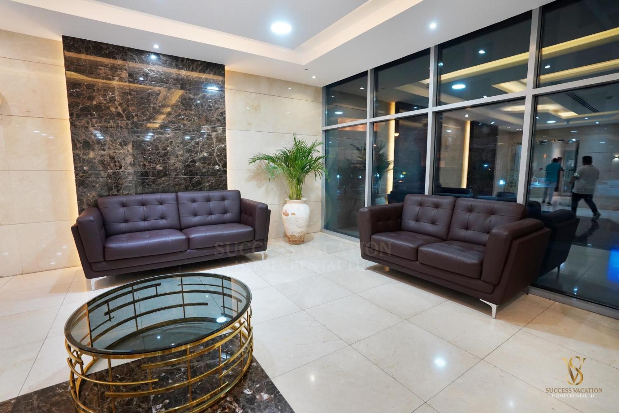 Success Luxury Apartment - 5 Min Away Marina Corniche - Free Housekeeping Provided Everyday-24-7 Staff Available For Services Dubai Eksteriør bilde