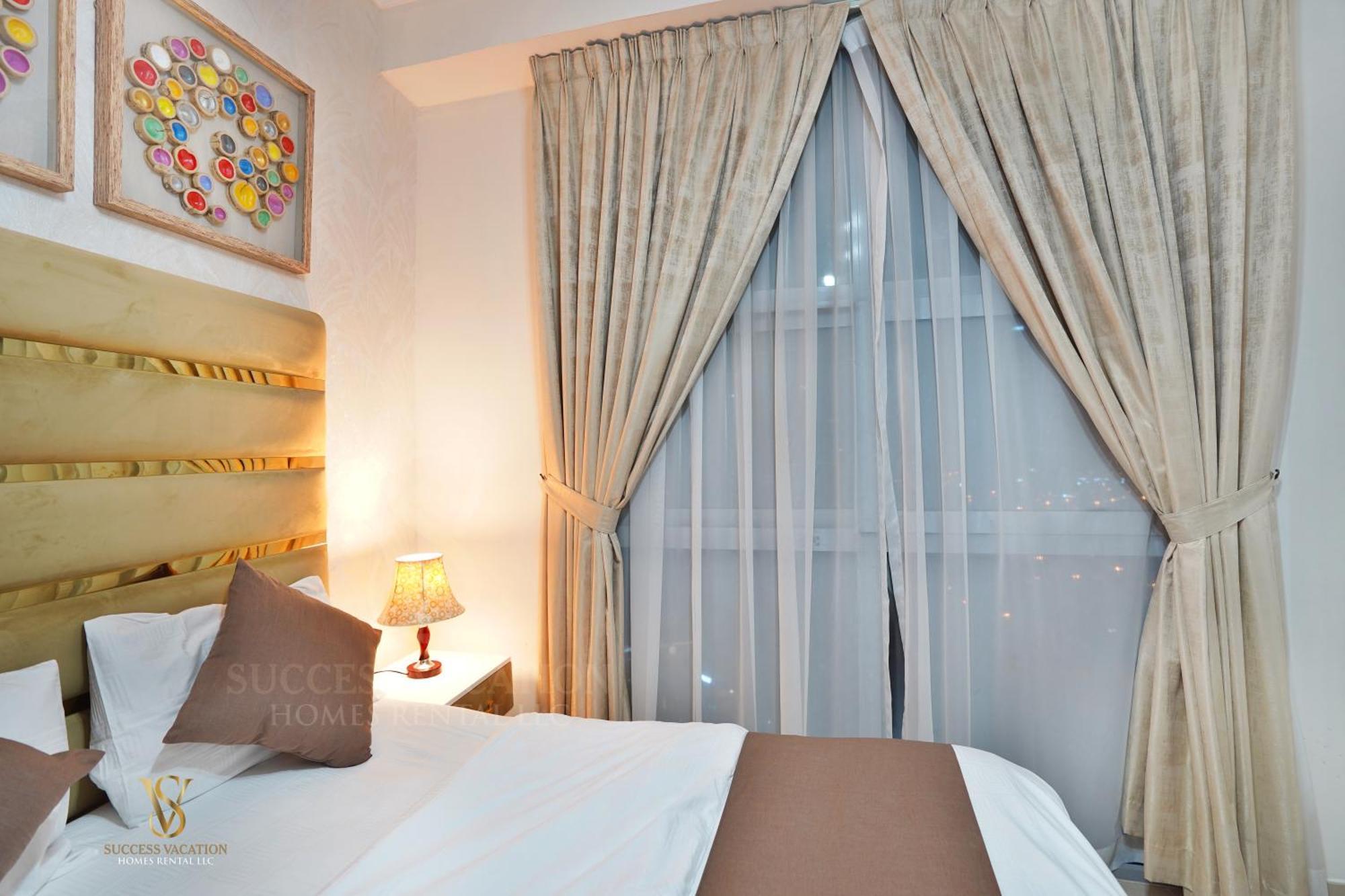 Success Luxury Apartment - 5 Min Away Marina Corniche - Free Housekeeping Provided Everyday-24-7 Staff Available For Services Dubai Eksteriør bilde